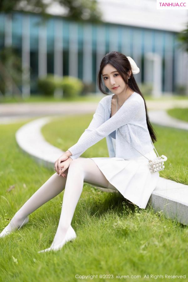 王馨瑶  [XiuRen]高清写真图 2023.10.16 No.7515 王馨瑶yanni 丝袜美腿第14张图片